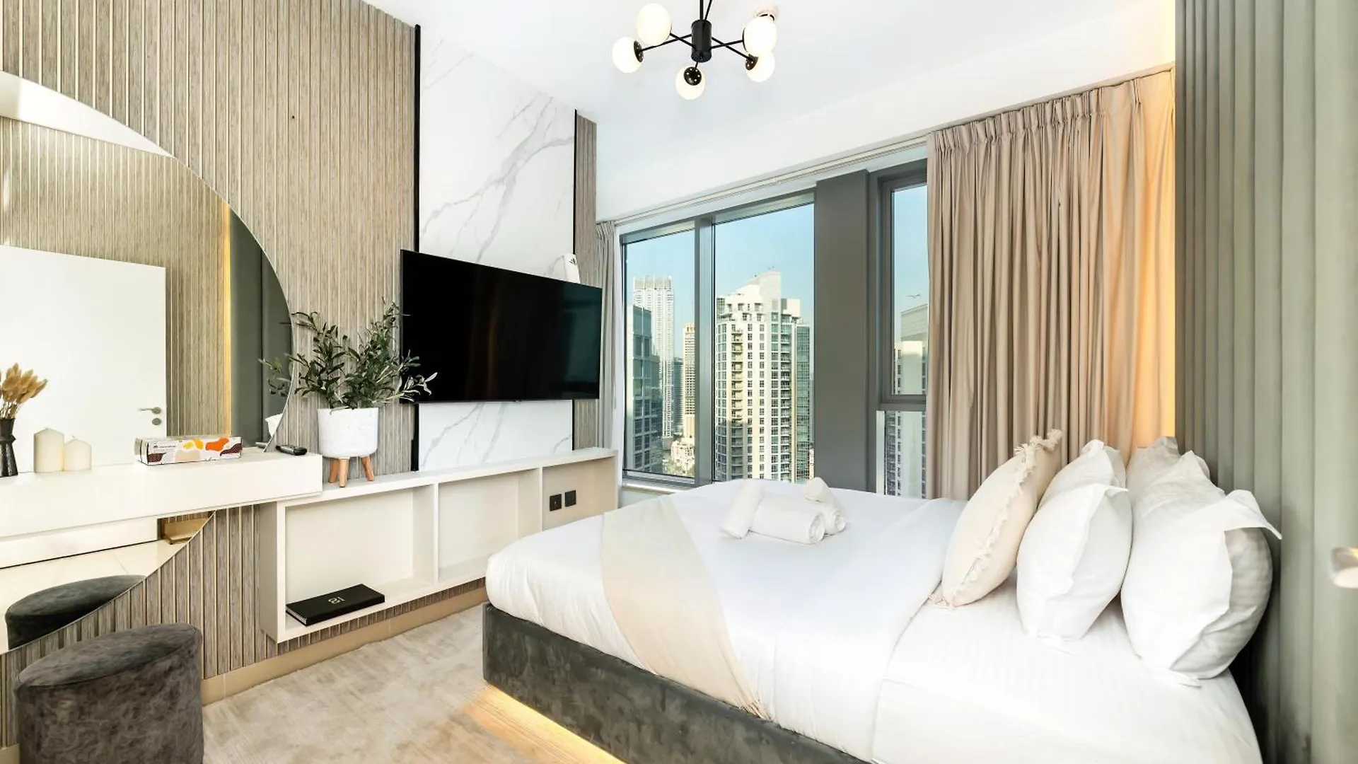 Lavish 2 Bedroom I Burj Khalifa & Fountain Views I Free Gym, Pool, Parking, Wi-Fi And Ps5 I By Skyline Serenity Dubai United Arab Emirates