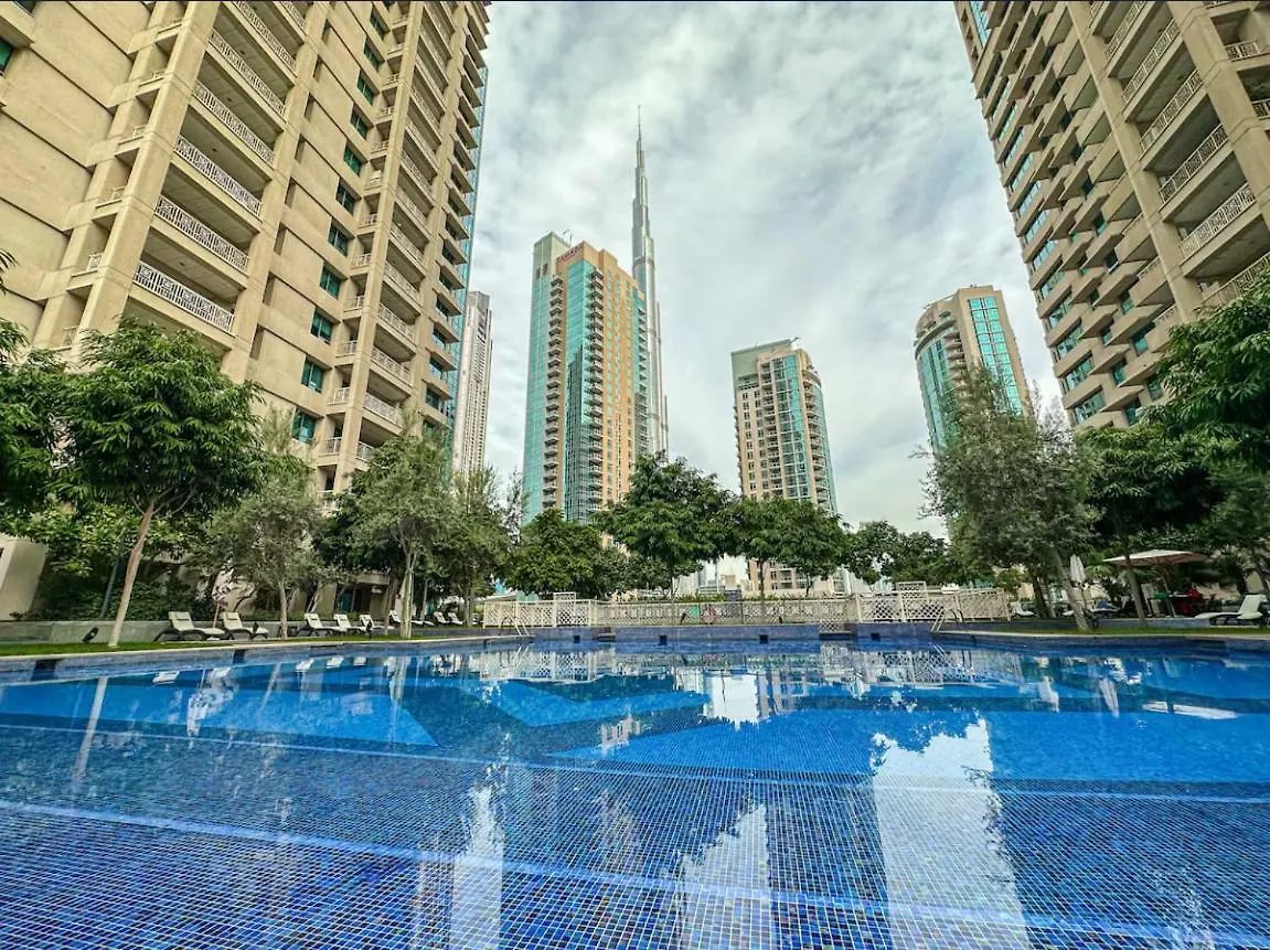 Lavish 2 Bedroom I Burj Khalifa & Fountain Views I Free Gym, Pool, Parking, Wi-Fi And Ps5 I By Skyline Serenity دبي شقة