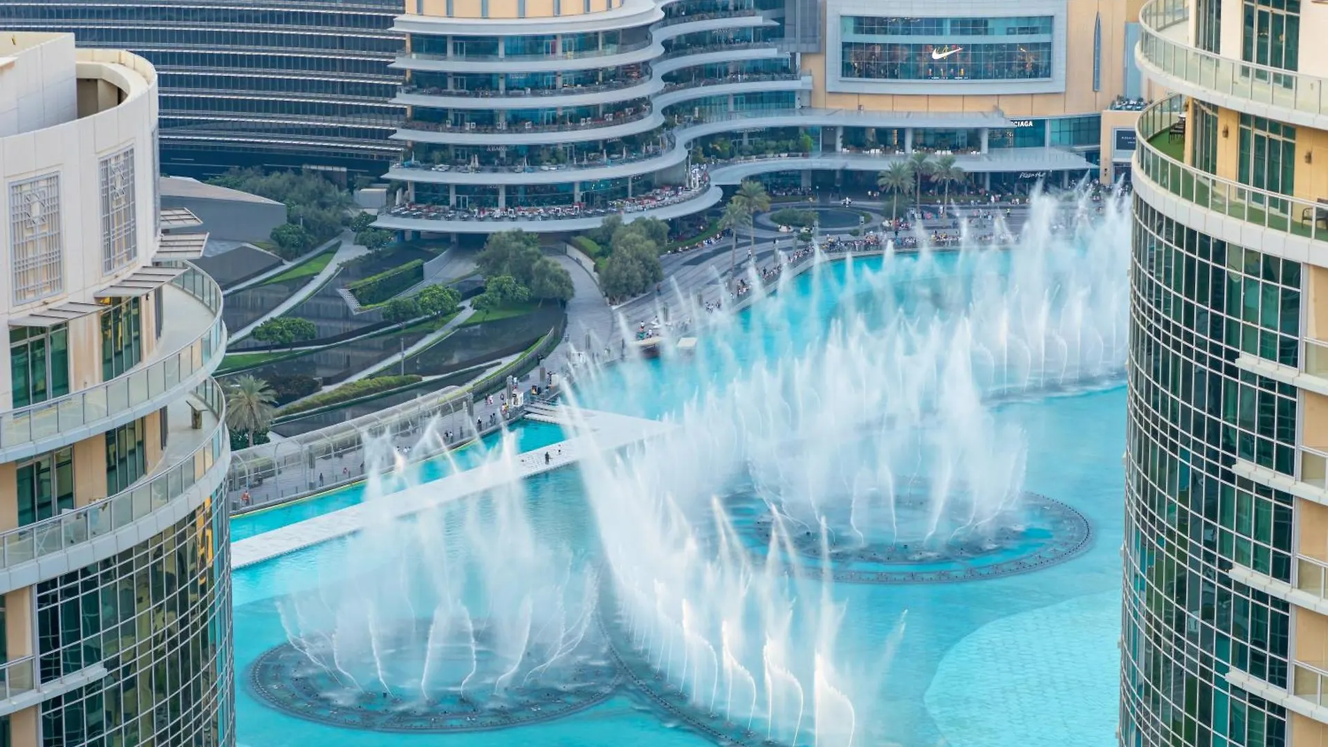 Lavish 2 Bedroom I Burj Khalifa & Fountain Views I Free Gym, Pool, Parking, Wi-Fi And Ps5 I By Skyline Serenity دبي 0*,  الإمارات العربية المتحدة