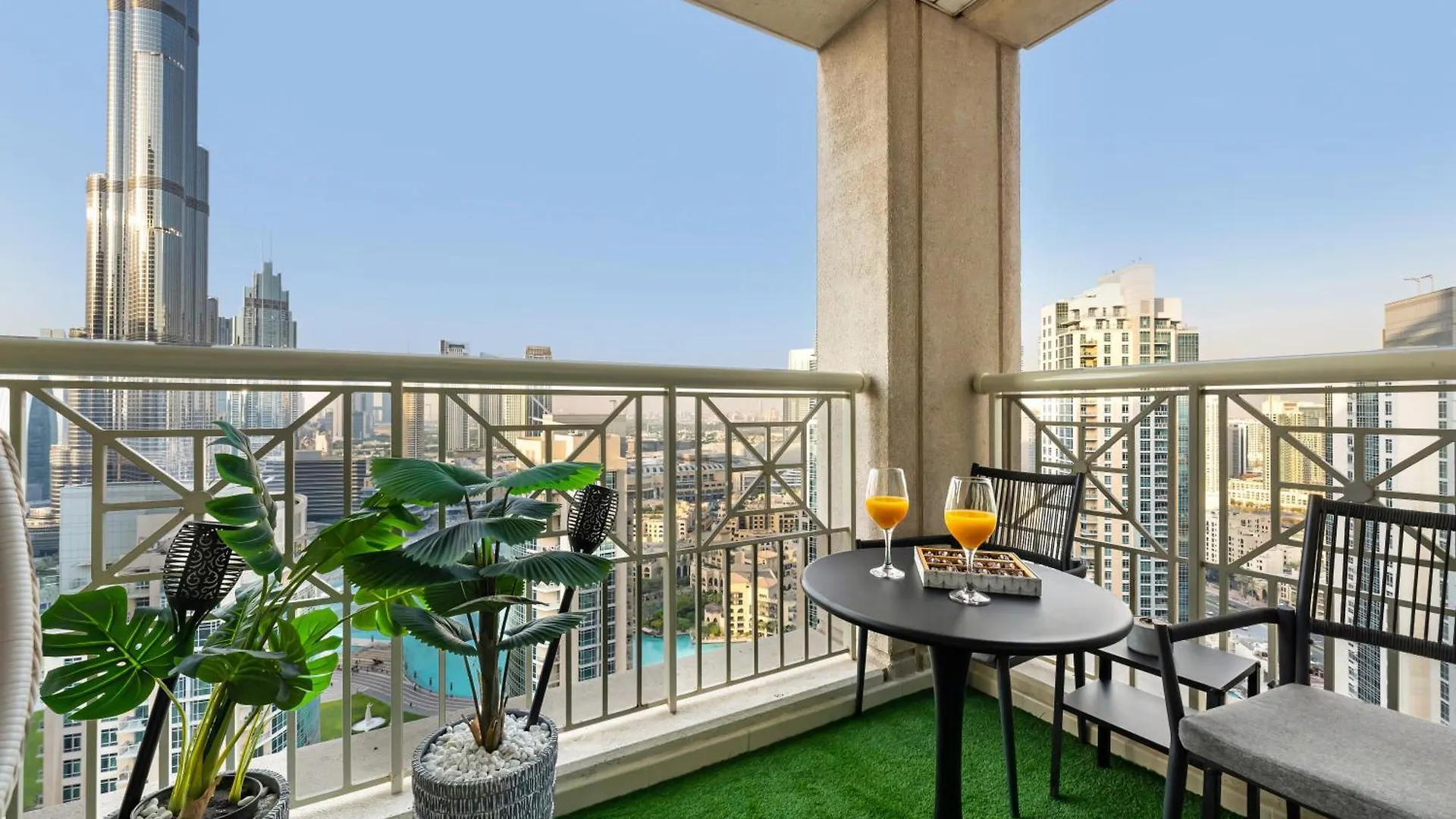 Lavish 2 Bedroom I Burj Khalifa & Fountain Views I Free Gym, Pool, Parking, Wi-Fi And Ps5 I By Skyline Serenity دبي الإمارات العربية المتحدة