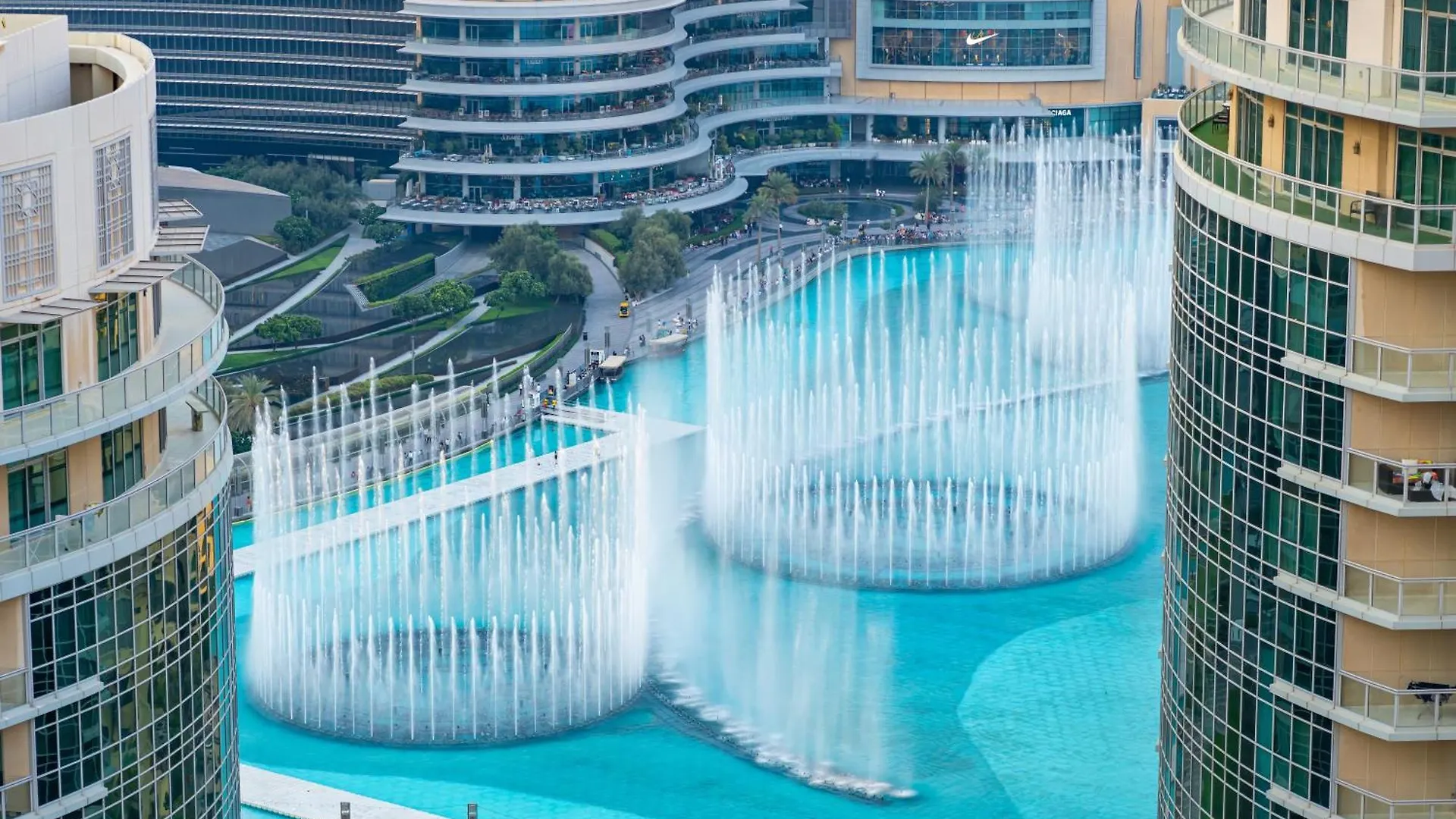 Lavish 2 Bedroom I Burj Khalifa & Fountain Views I Free Gym, Pool, Parking, Wi-Fi And Ps5 I By Skyline Serenity دبي 0*,