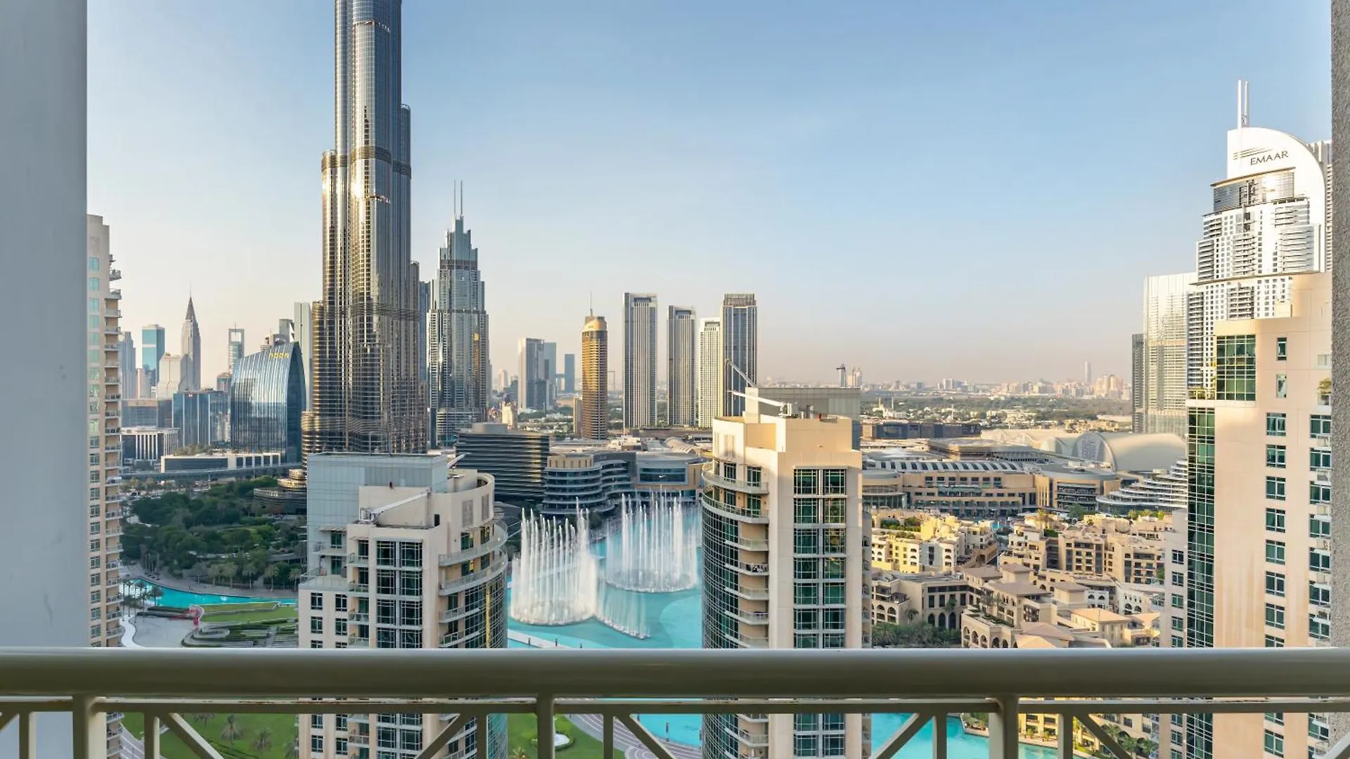 Lavish 2 Bedroom I Burj Khalifa & Fountain Views I Free Gym, Pool, Parking, Wi-Fi And Ps5 I By Skyline Serenity دبي