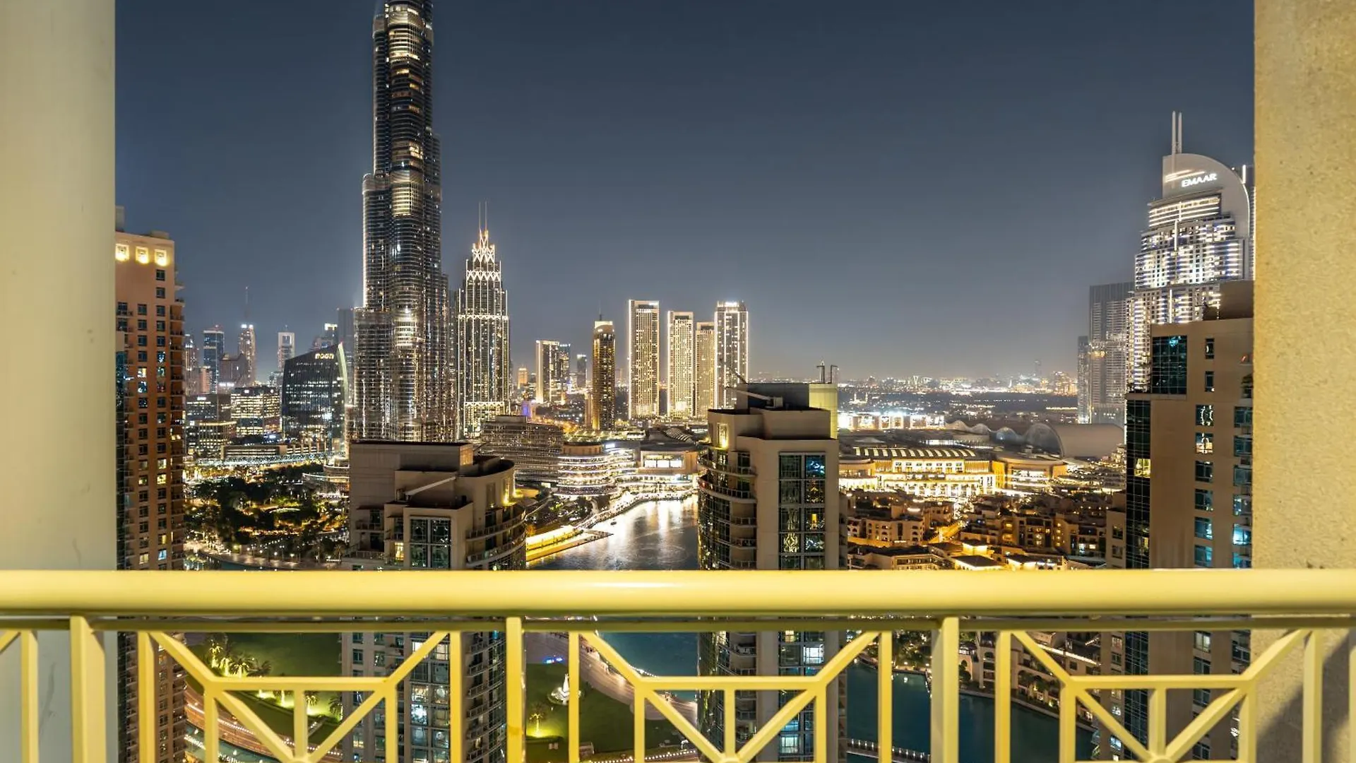 Lavish 2 Bedroom I Burj Khalifa & Fountain Views I Free Gym, Pool, Parking, Wi-Fi And Ps5 I By Skyline Serenity دبي الإمارات العربية المتحدة