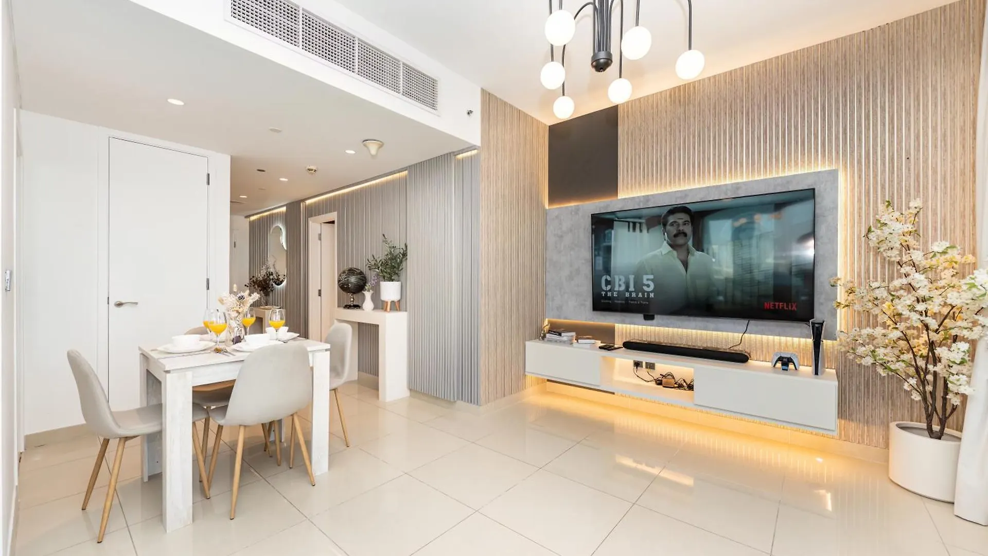 Lavish 2 Bedroom I Burj Khalifa & Fountain Views I Free Gym, Pool, Parking, Wi-Fi And Ps5 I By Skyline Serenity دبي شقة