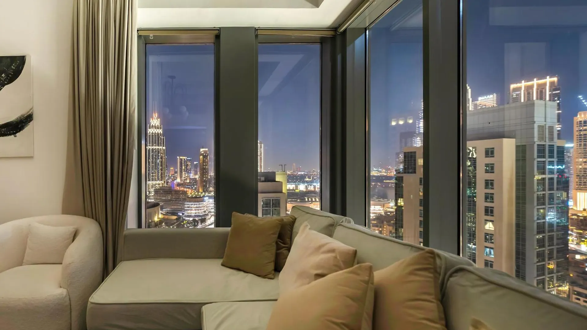 شقة Lavish 2 Bedroom I Burj Khalifa & Fountain Views I Free Gym, Pool, Parking, Wi-Fi And Ps5 I By Skyline Serenity دبي