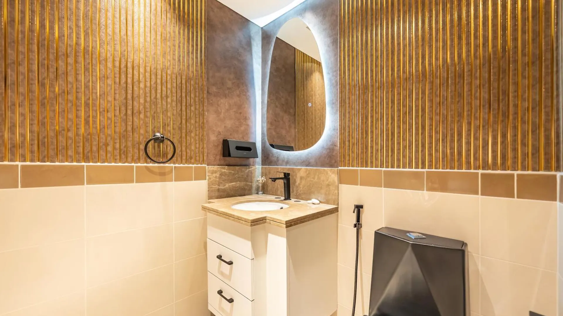 アパート Lavish 2 Bedroom I Burj Khalifa & Fountain Views I Free Gym, Pool, Parking, Wi-Fi And Ps5 I By Skyline Serenity ドバイ アラブ首長国連邦