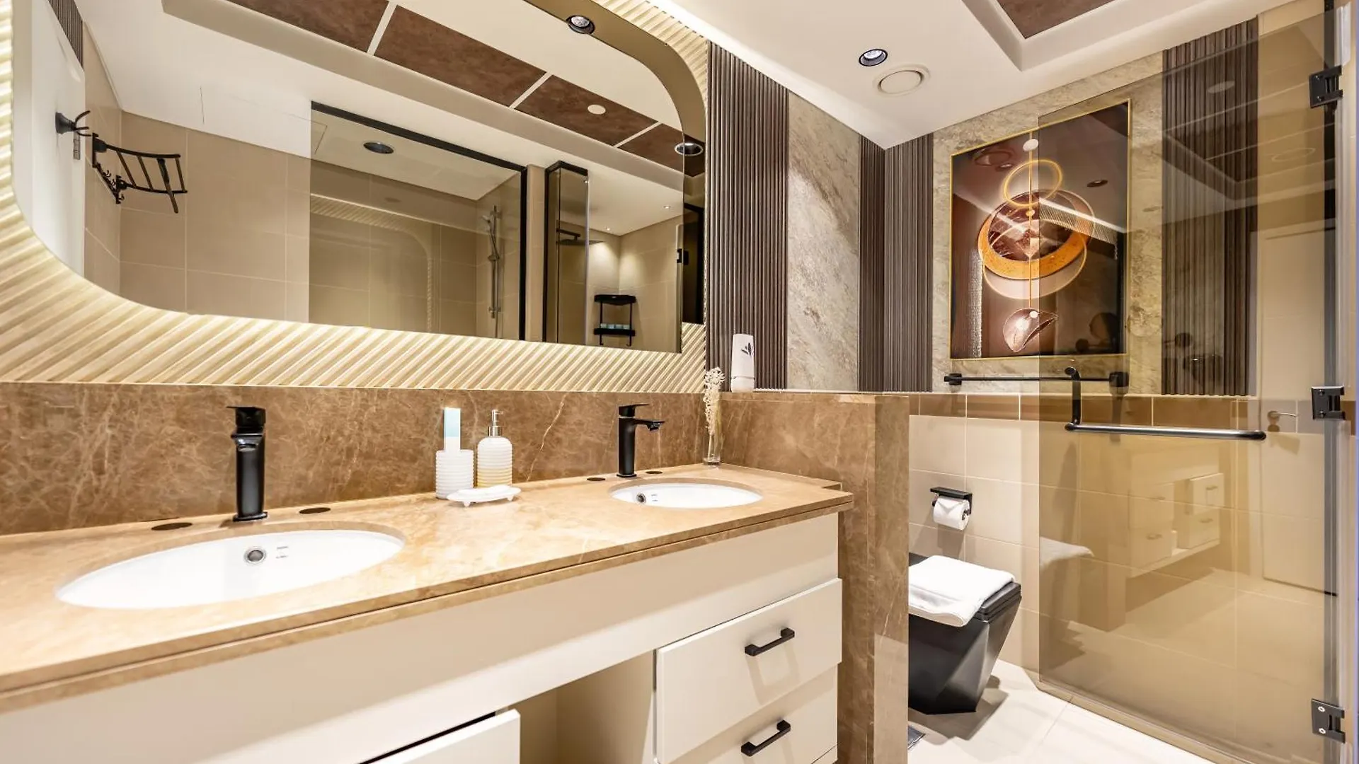 Lavish 2 Bedroom I Burj Khalifa & Fountain Views I Free Gym, Pool, Parking, Wi-Fi And Ps5 I By Skyline Serenity ドバイ 0*,  アラブ首長国連邦